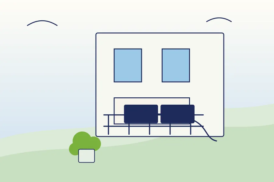 Ruhige Stadtbalkon-Szene mit zwei Solarmodulen am Geländer, Anschlusskabel und Pflanzen.